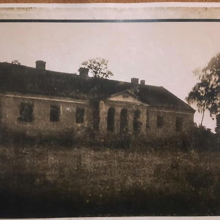 Dwor Na Wichrowym Wzgorzu Bed & Breakfast Przybysławice Exterior foto