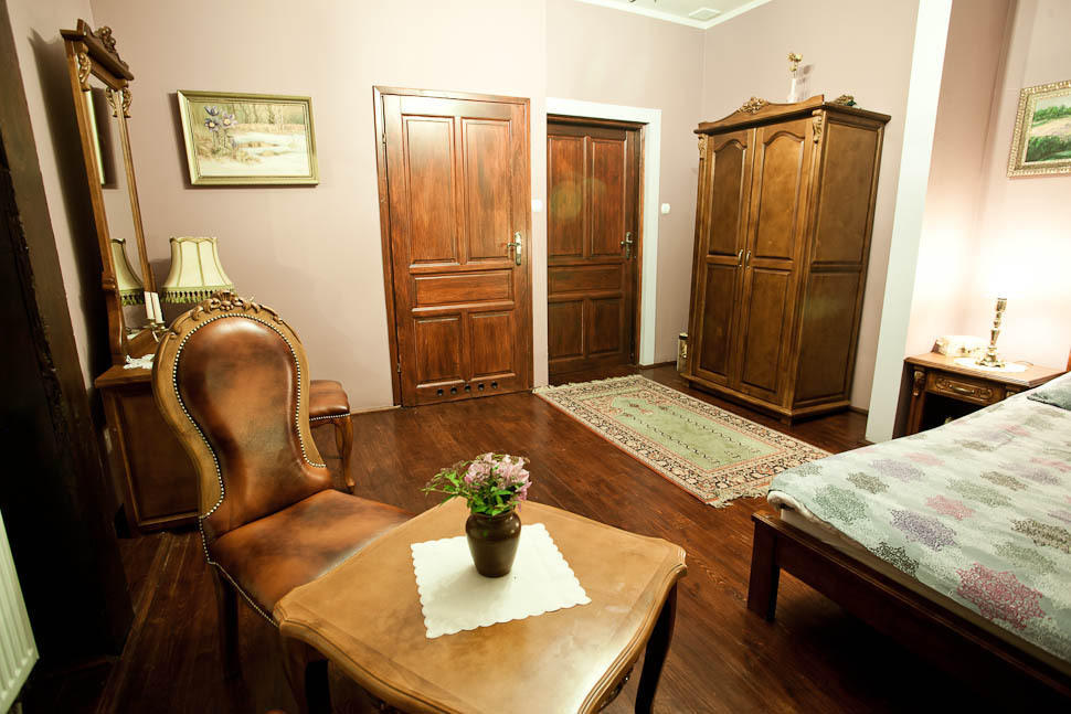 Dwor Na Wichrowym Wzgorzu Bed & Breakfast Przybysławice Cameră foto