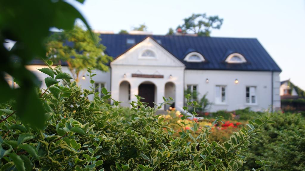 Dwor Na Wichrowym Wzgorzu Bed & Breakfast Przybysławice Exterior foto
