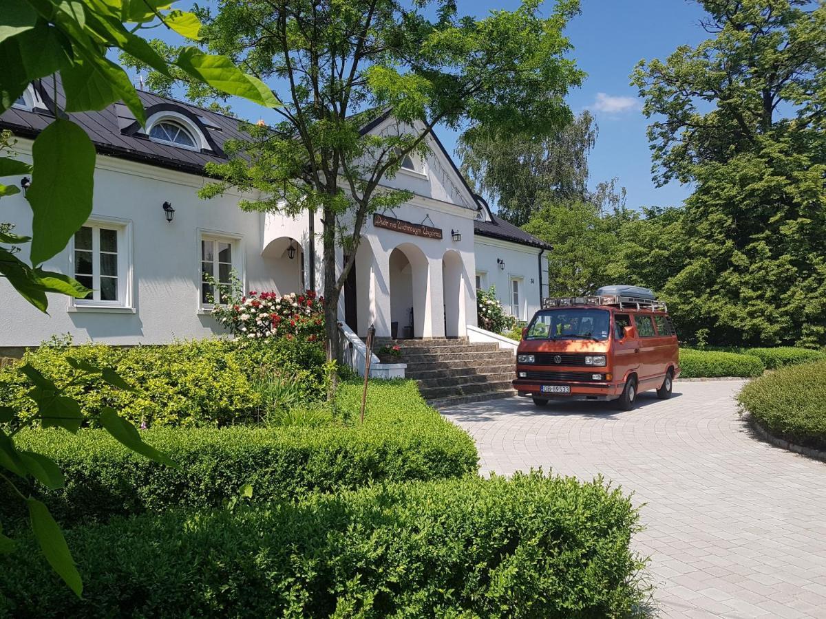 Dwor Na Wichrowym Wzgorzu Bed & Breakfast Przybysławice Exterior foto